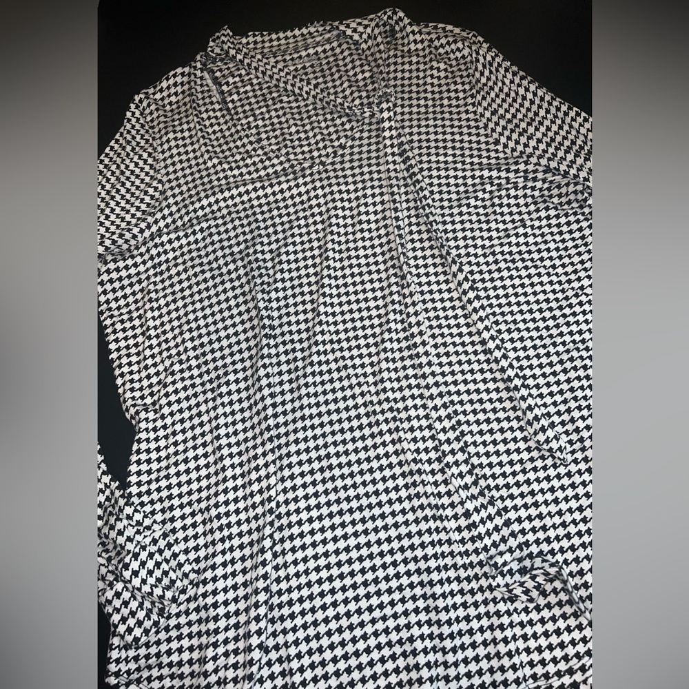 Ruffhewn Grey Black & White Houndstooth Tie Neck Top Size Large EUC